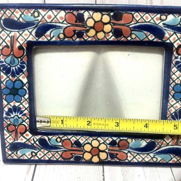 Mexican Talavera Painted Pottery Photo Frame Floral 3x4 Photo Signed by Artist - Picture 10 of 10